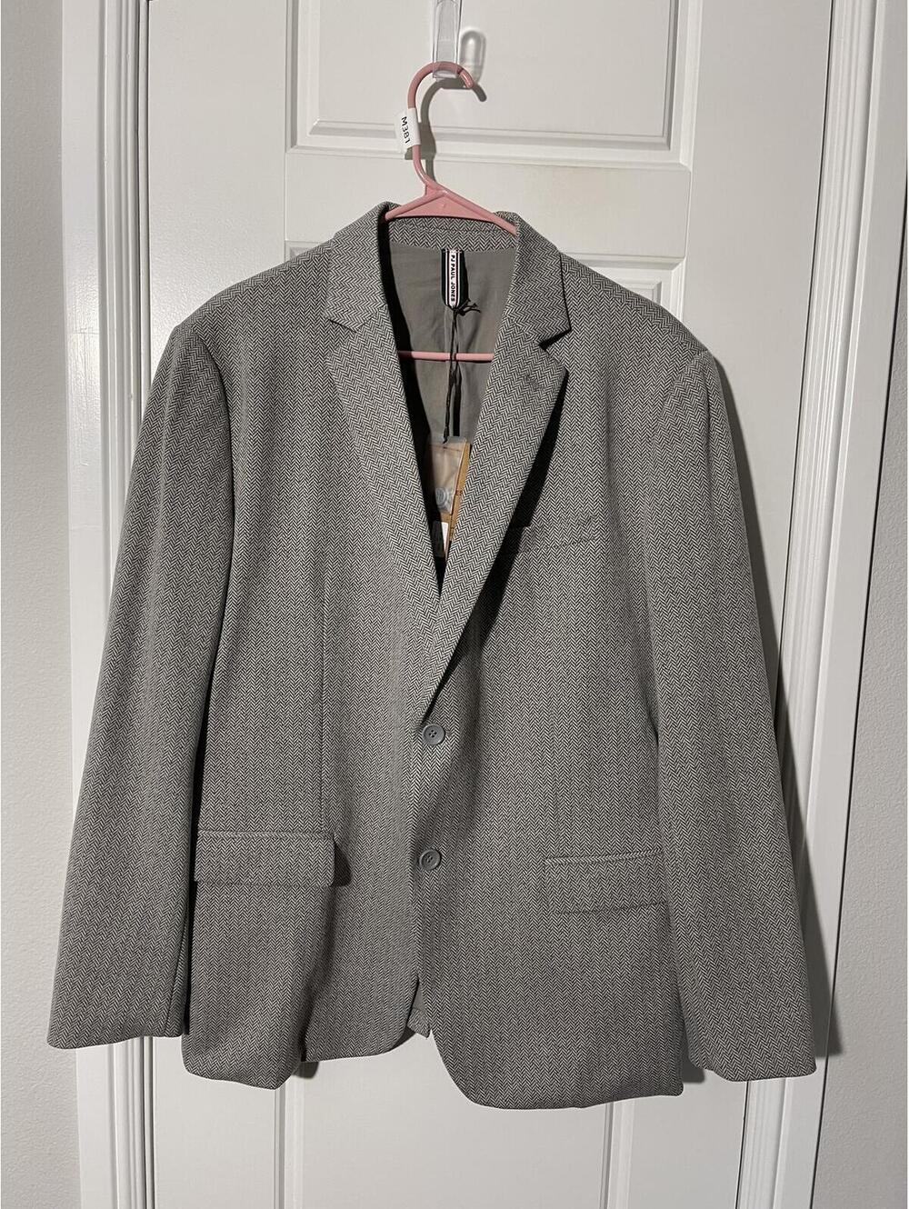 Paul Jones Suits for Men Size LG Gray Herringbone Blazer M381